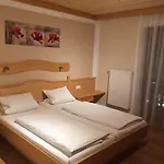 Alpenrose Hotel 3*