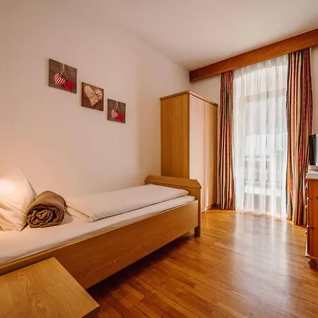 Hotell Alpenrose 3*