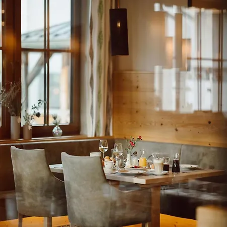 Hotel Alpenrose 3*