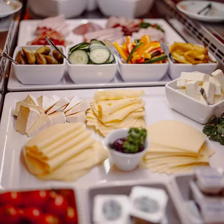 Alpenrose Hotel 3*