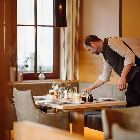 Hotel Alpenrose 3*