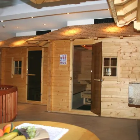 Отель Alpenrose 3*